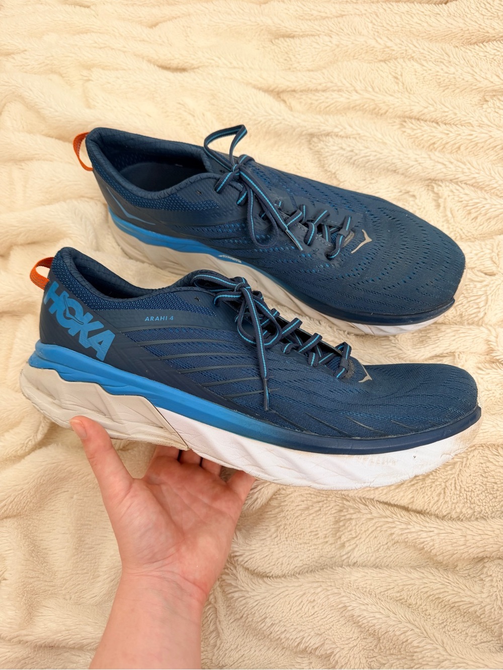 Hoka Arahi 4 road-running shoes Majolica Blue/Dresden Blue sneakers Sz 13 men’s